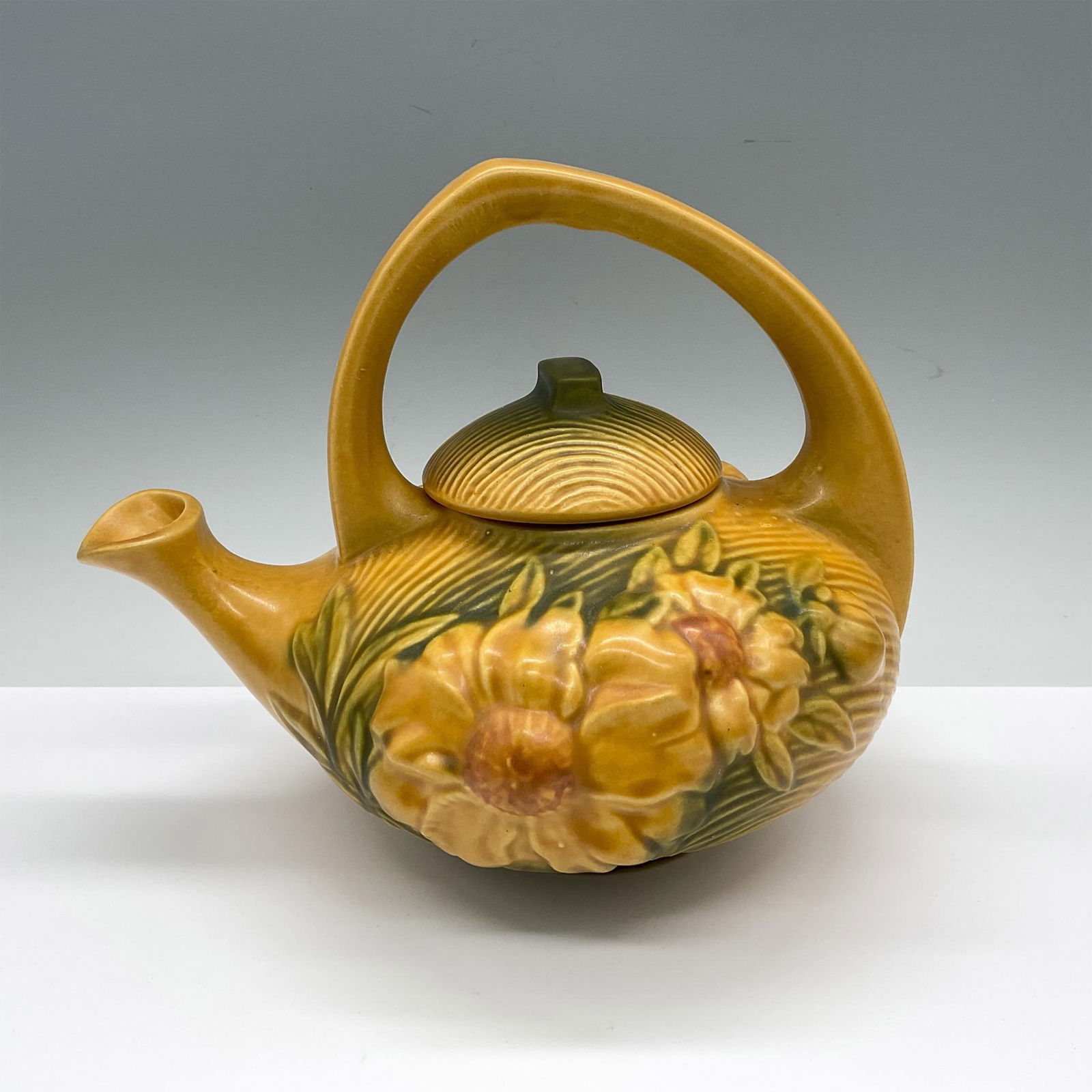 Roseville Pottery Covered Tea Pot, Peony (1 of 3)