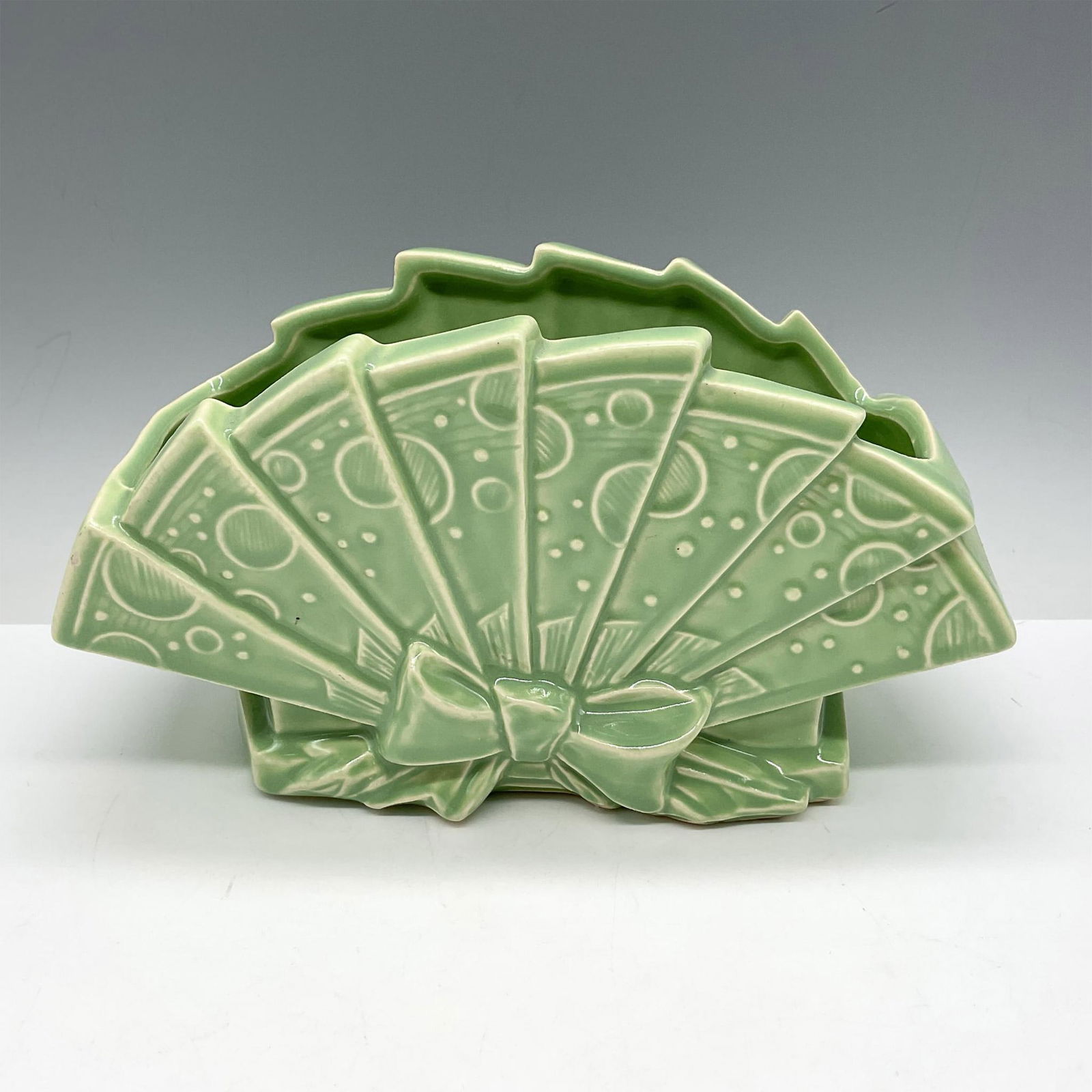 Vintage McCoy Ceramic Planter, Fan with Bow (1 of 4)