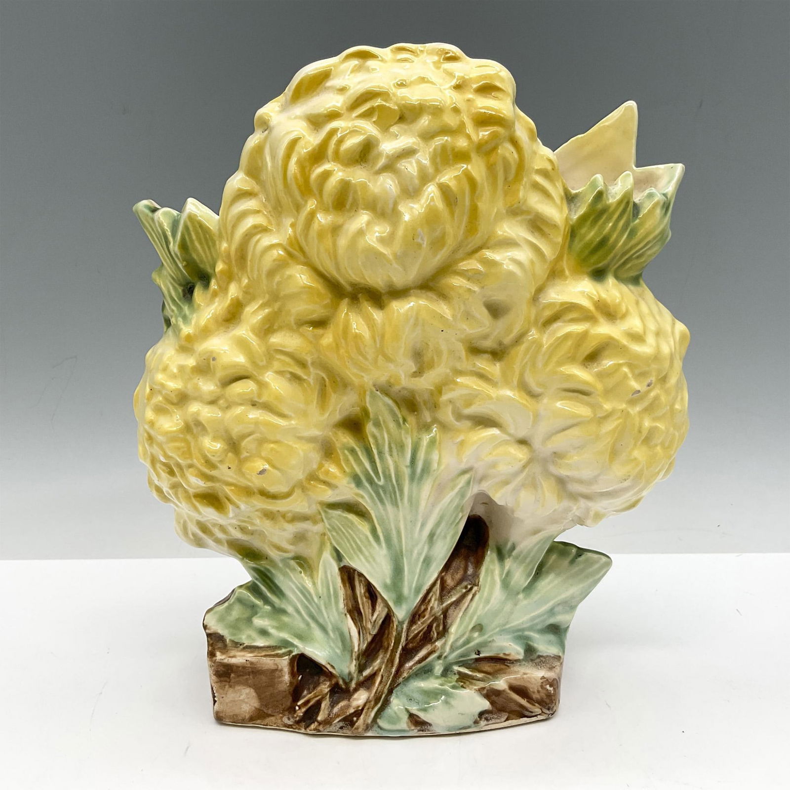 Vintage McCoy Ceramic Pottery, Chrysanthemum vase (1 of 4)