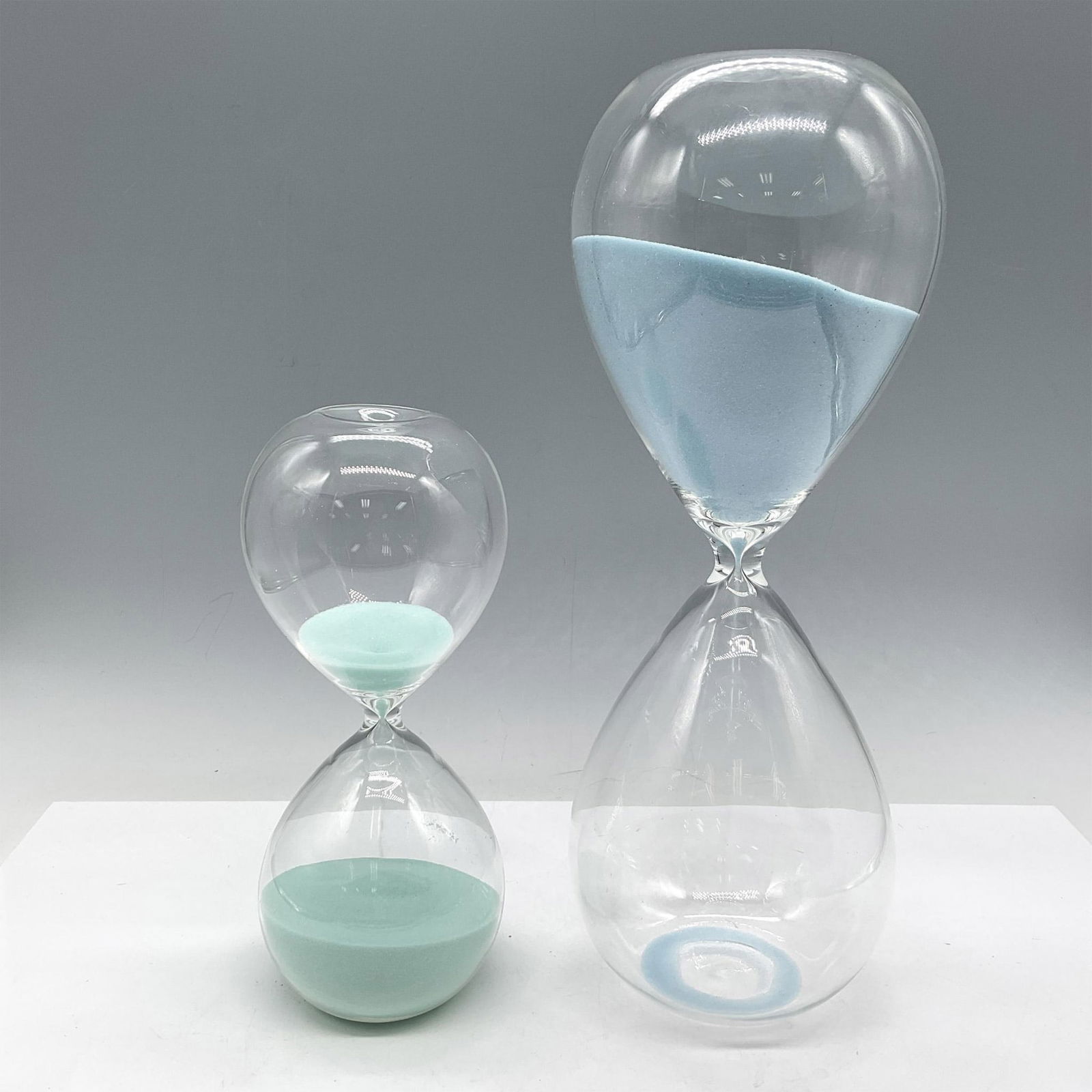 2pc Vintage Hourglass Sand Clocks (1 of 2)