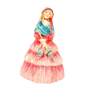 Lady Clare HN1465, Colorway - Royal Doulton Figurine