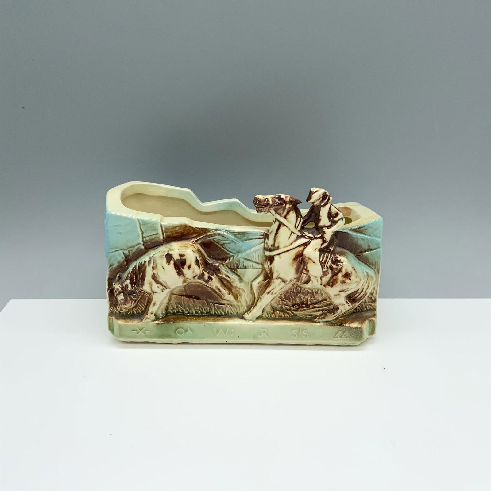 McCoy Pottery Rodeo Planter (1 of 4)
