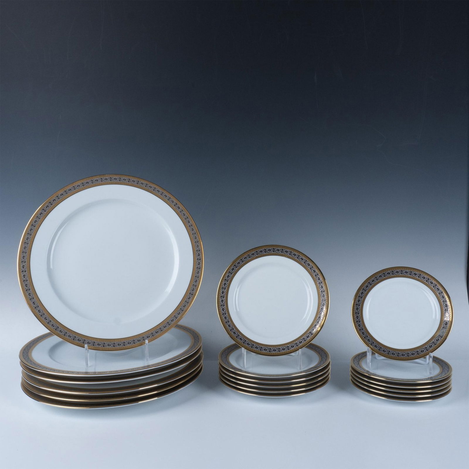 18pc Rosenthal China Plate Set (1 of 6)