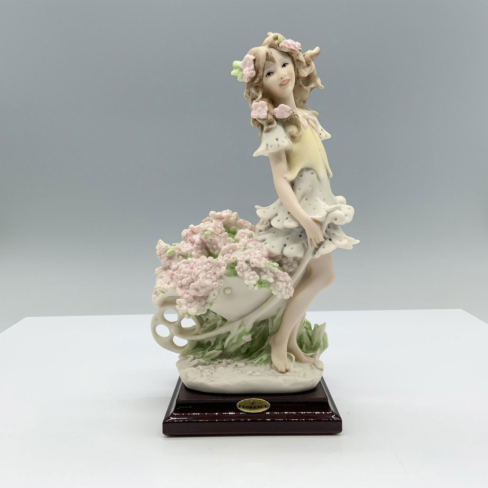 Florence Giuseppe Armani Figurine, Flower Feast (1 of 4)