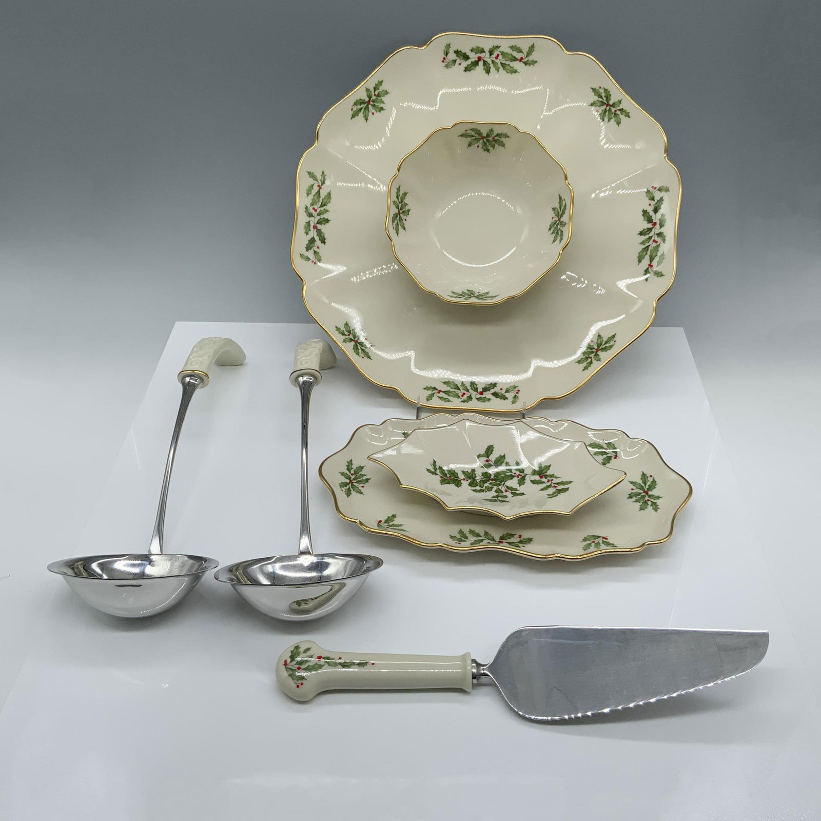 6pc Lenox Holiday Tableware Collection (1 of 5)