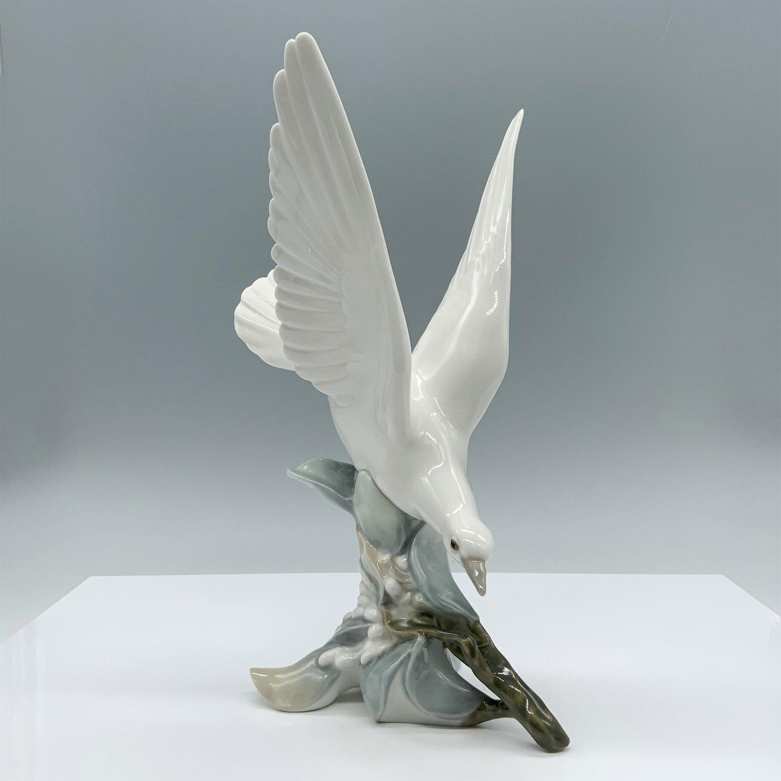 Turtle Dove 1004550 - Lladro Porcelain Figurine (1 of 6)