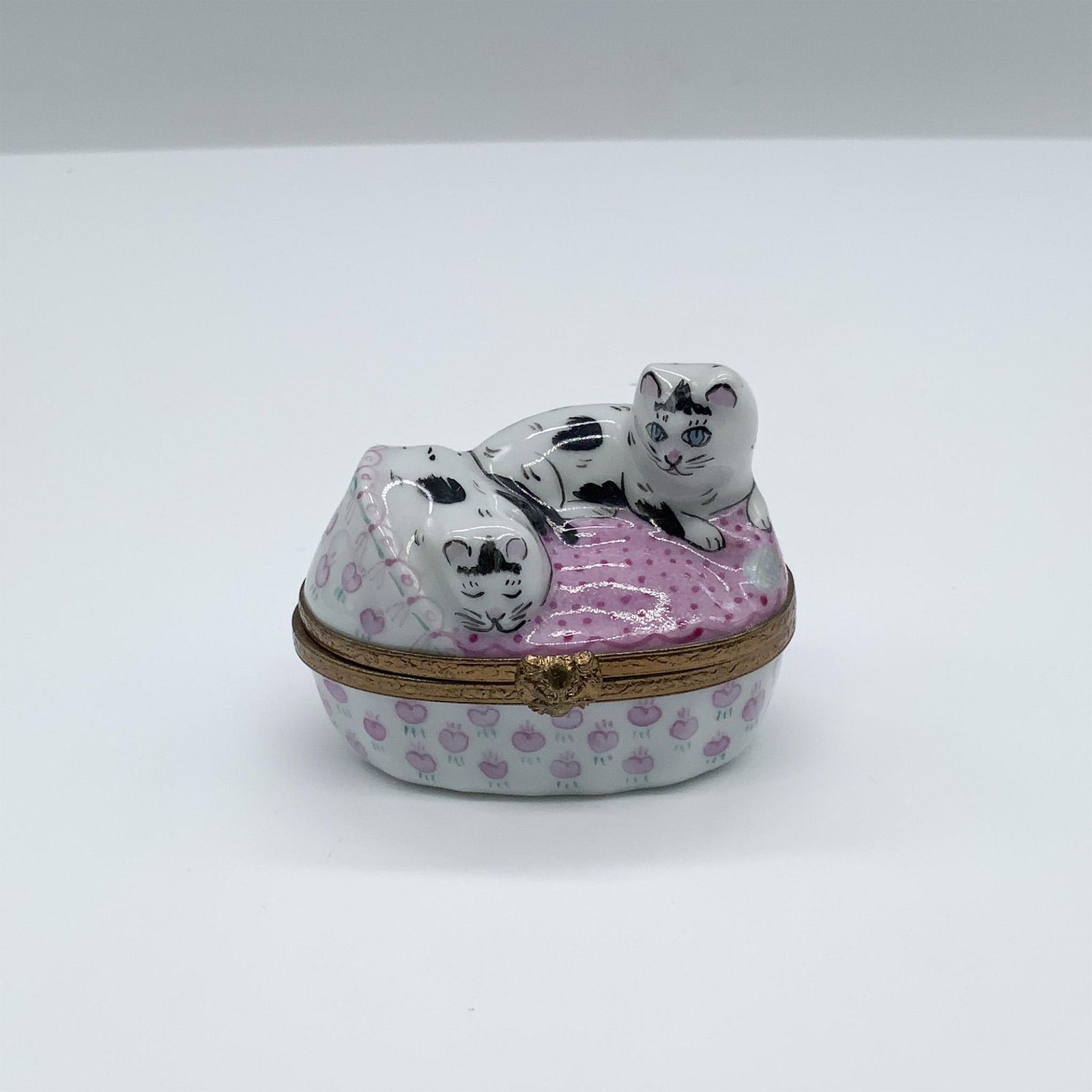 Limoges Treasure Box, Sleeping Cats (1 of 4)
