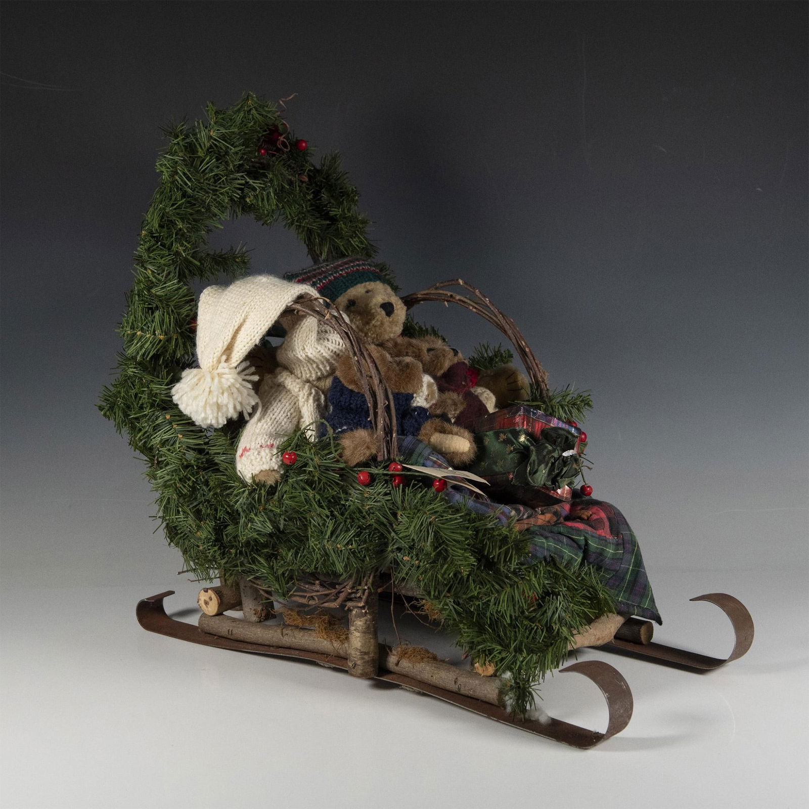 Vintage Metal Christmas Musical Sleigh w/Bears (1 of 7)