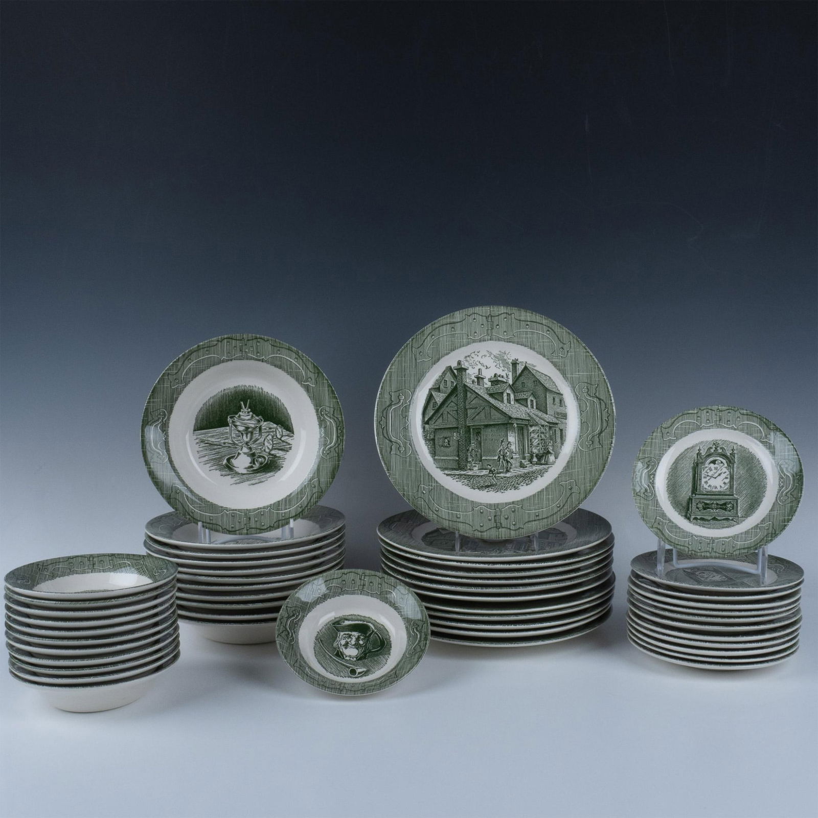 47pc Royal USA Dinner Service, The Old Curiosity Shop (1 of 8)