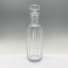 Sleek Modern Designed Crystal Decanter with Stopper