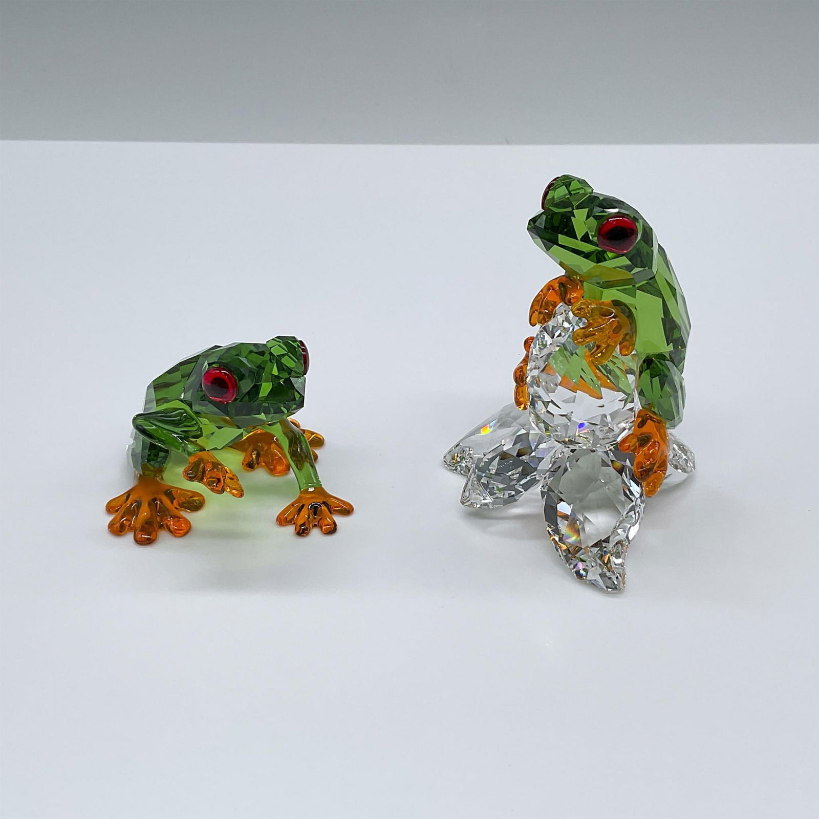 Pair of Swarovski Crystal Paradise Animals, Frogs (1 of 4)
