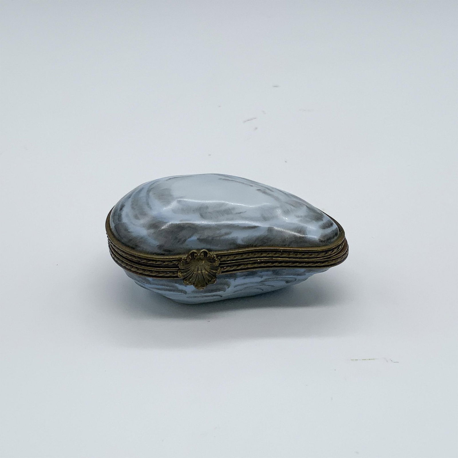 Chamart Limoges Treasure Box, Oyster (1 of 4)