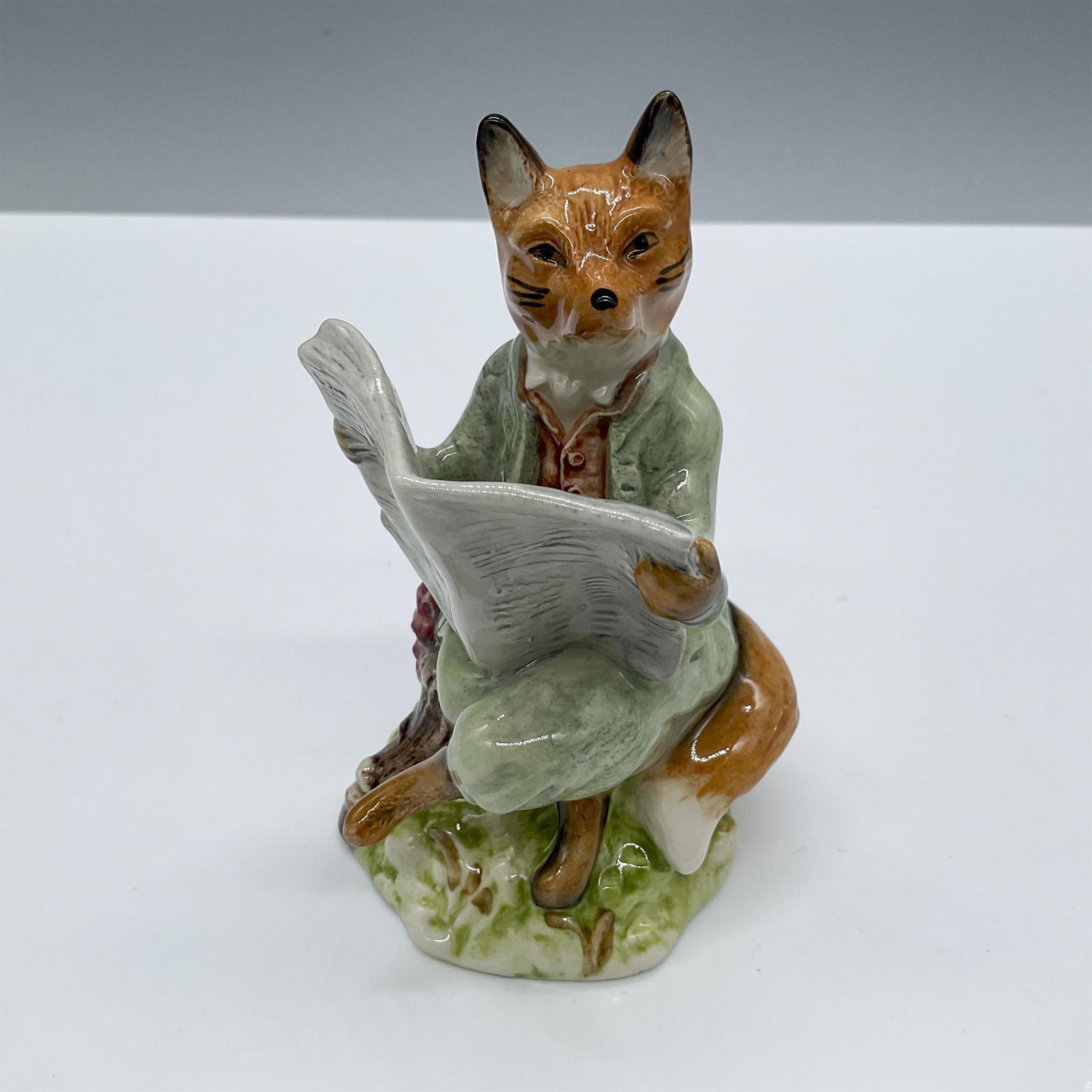 Royal Albert Beatrix Potter Figurine, Fox Reading (1 of 4)