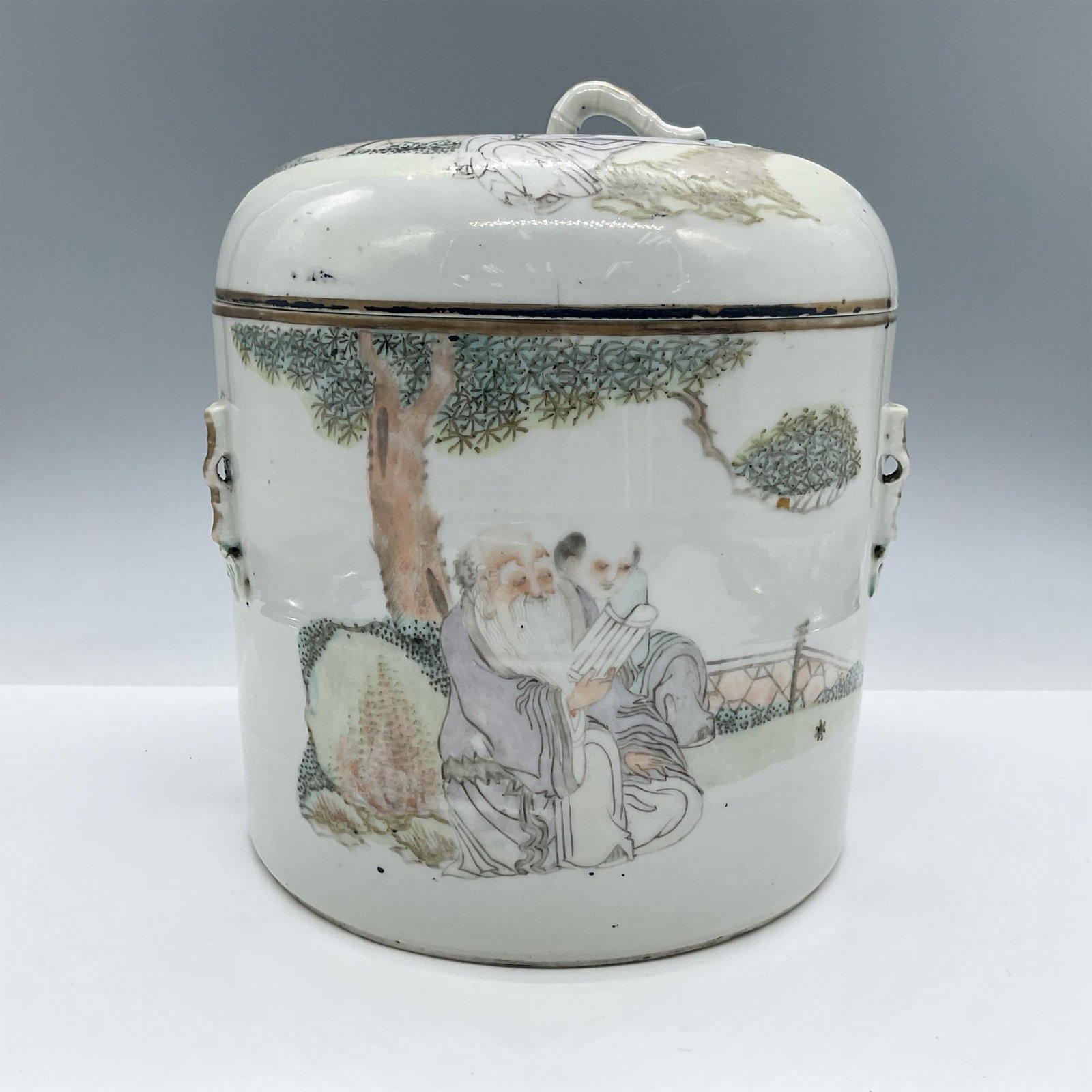 Tongzhi Era Qing Dynasty Porcelain Covered Jar (1 of 4)
