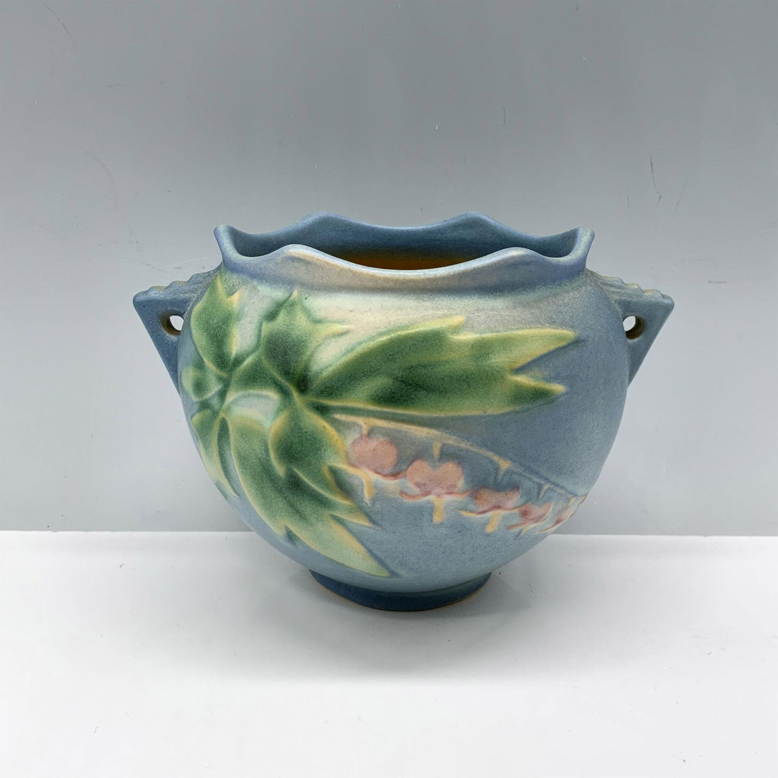 Roseville Pottery Decorative Pot, Blue Bleeding Heart (1 of 3)