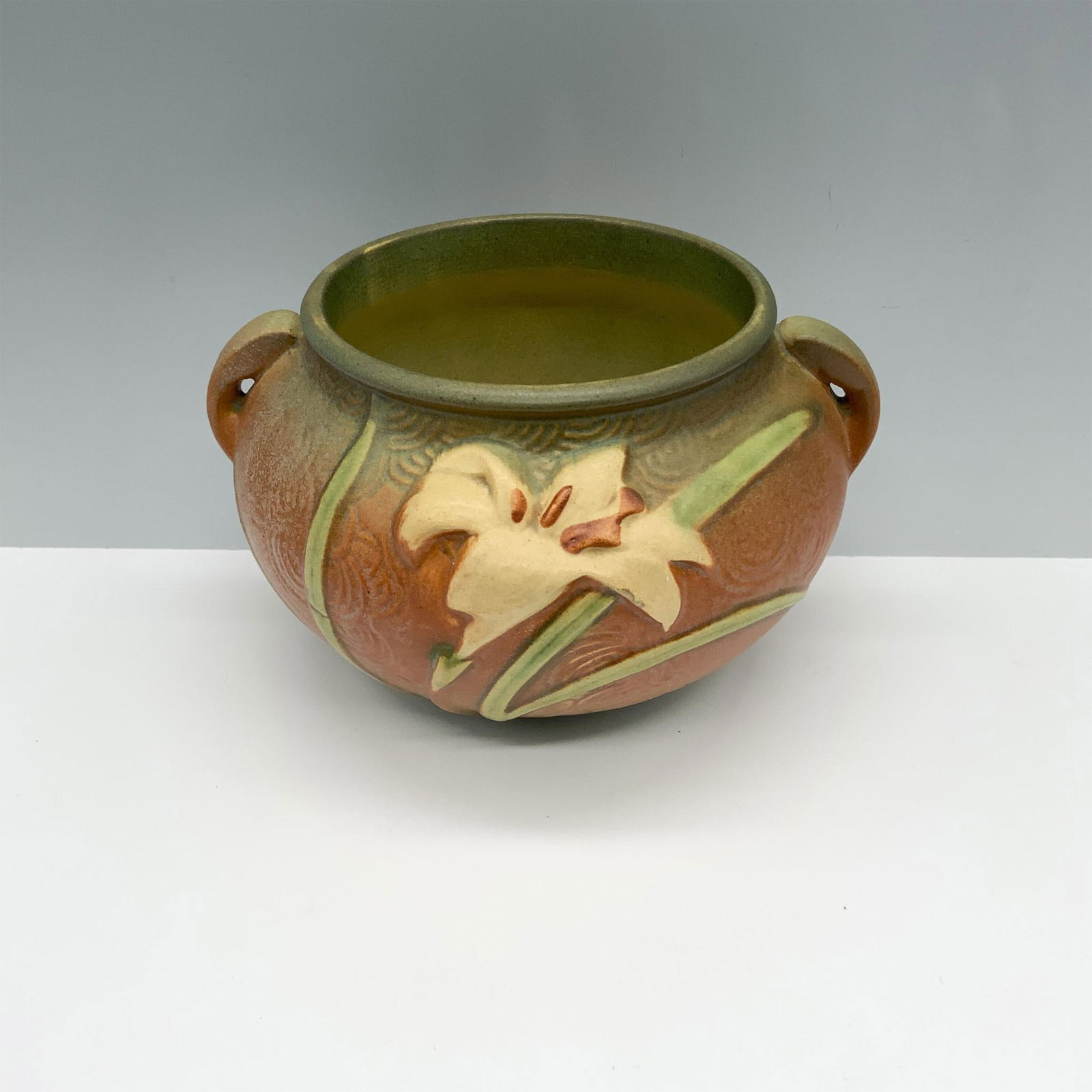 Vintage Roseville Pottery Decorative Pot, Zephyr Lily (1 of 3)