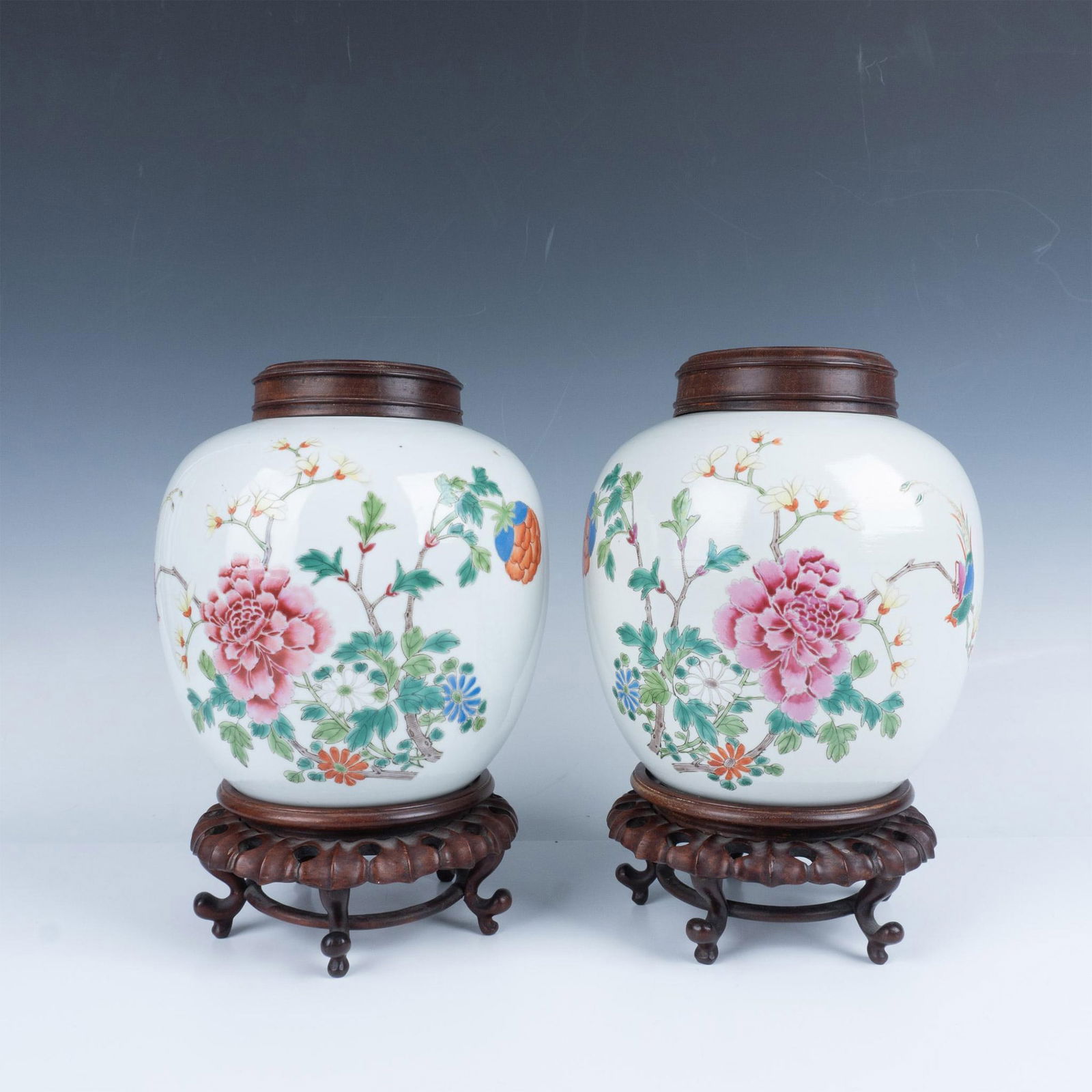 Pair of Chinese Porcelain Ginger Jars & Wooden Stands w Lids (1 of 6)
