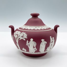 Wedgwood Dip Crimson Red Jasperware Covered Sugar