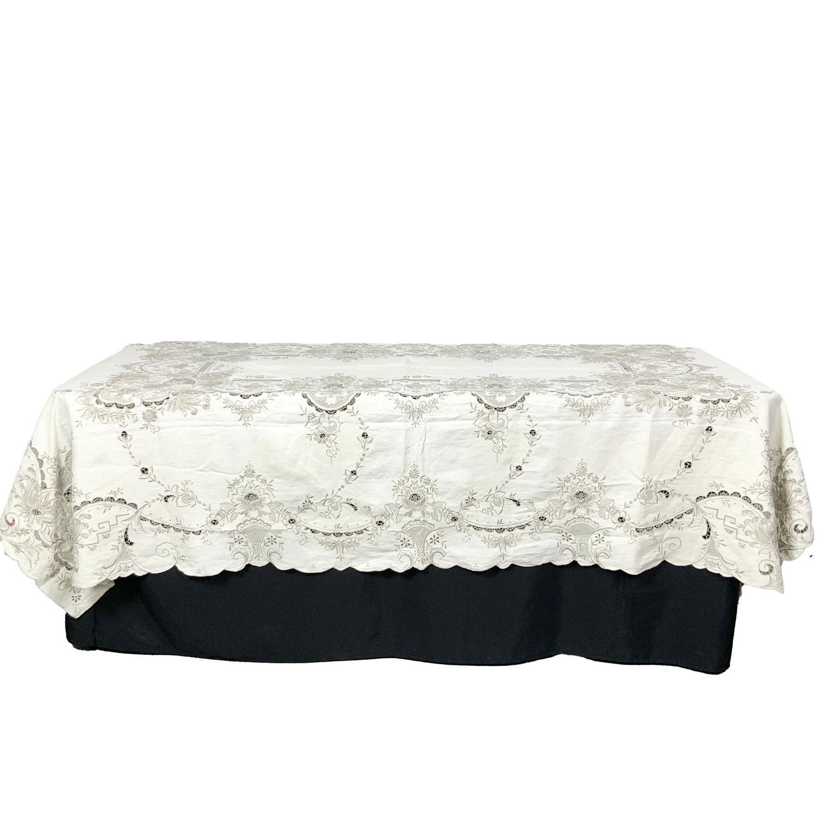 Embroidered Madeira Style Table Linen Cloth & 9 Napkins (1 of 16)