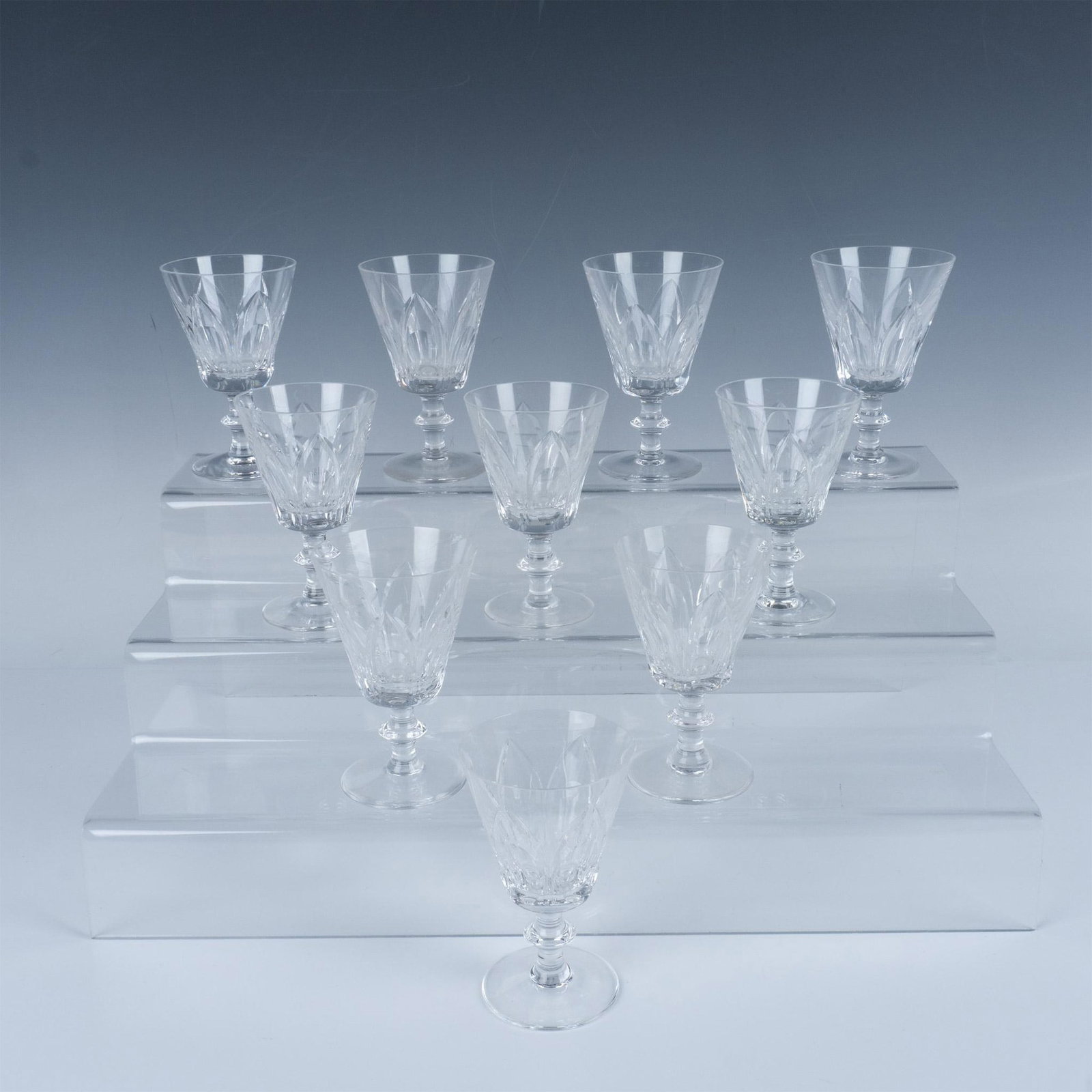 10pc Vintage Royal Leerdam Crystal Sherry Glasses, Gothic: Presenting a set of elegant clear crystal with a mid century design, featuring the Gothic pattern, a facetted leaf design with oval cuts. Each measure: 4.25''H x 2.5''dia. Issued: 20th century Dimensi