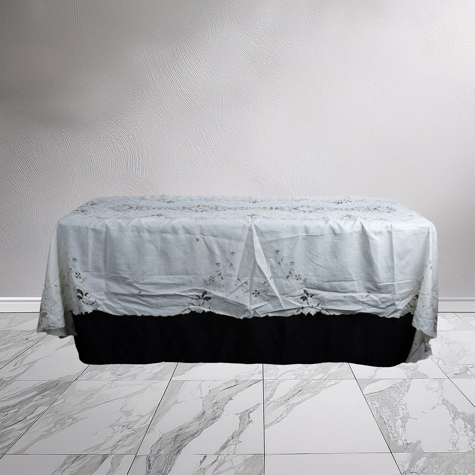 Vintage Embroidered Cutwork Linen Oval Tablecloth (1 of 7)