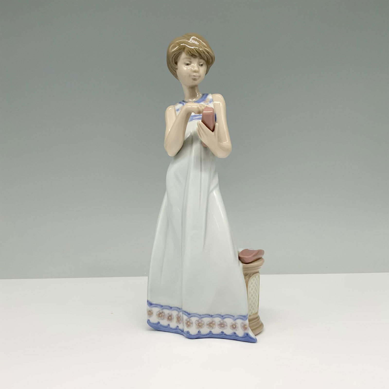 Calling A Friend 01005607 - Lladro Porcelain Figurine (1 of 5)