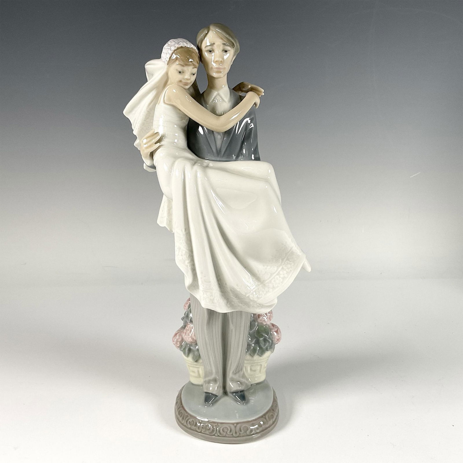 Over The Threshold 1005282 - Lladro Porcelain Figurine (1 of 4)