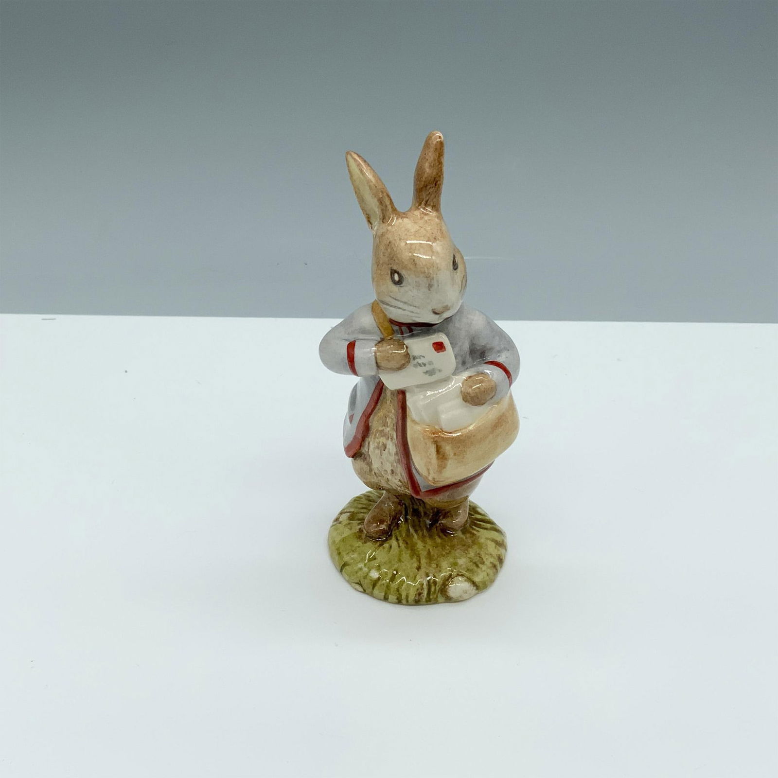Beswick Beatrix Porter Figurine, Peter with Postbag (1 of 4)