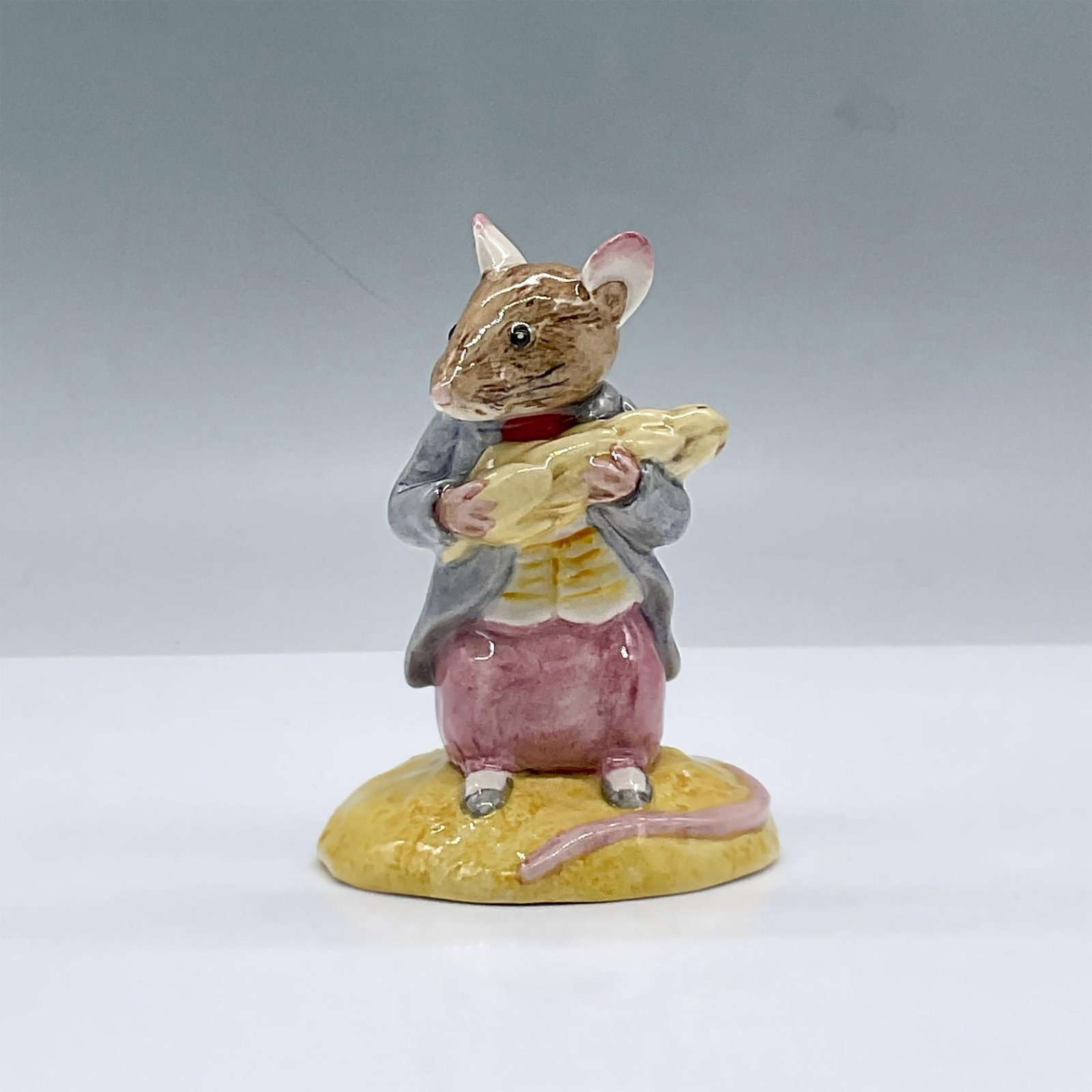 Beswick Beatrix Potter Figurine, Johnny Town mouse Eating Corn (1 of 4)