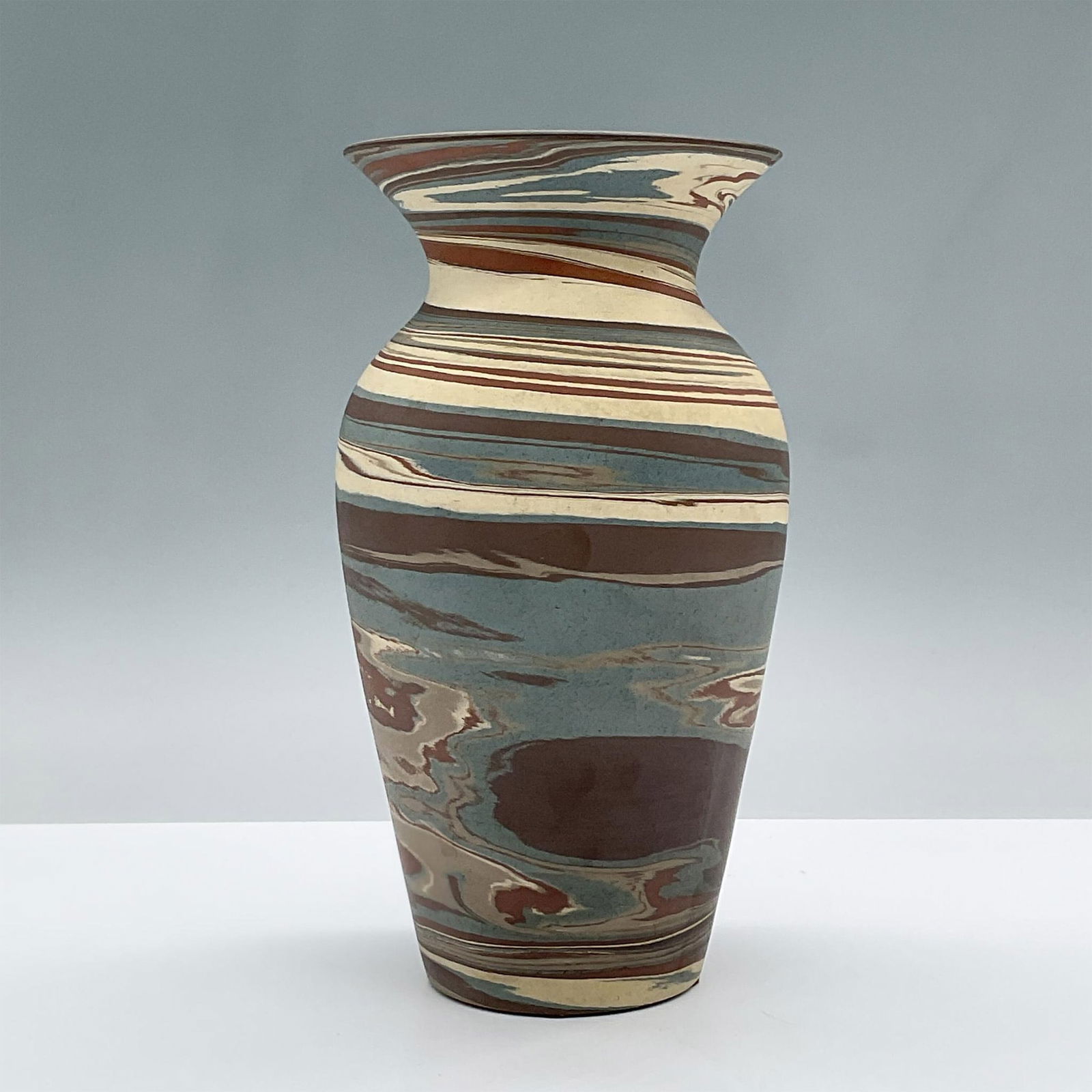 Niloak Pottery Mission Swirl Vase (1 of 3)