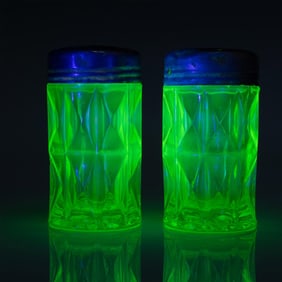 2pc Vintage Jeannette Uranium Glass Salt + Pepper Shakers