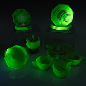 19pc Akro Agate Play Time Children's Uranium Tea Set