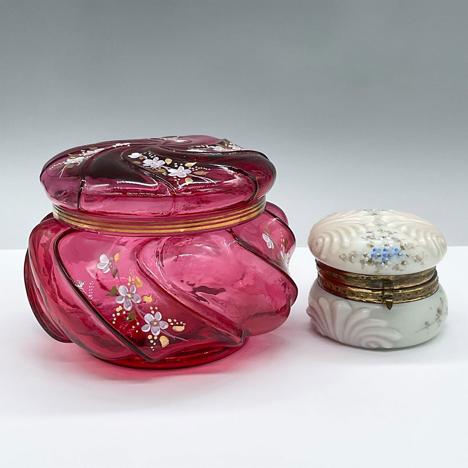 2pc Fenton Candy Dish with Lid and Wavecrest Jewelry Casket (1 of 6)