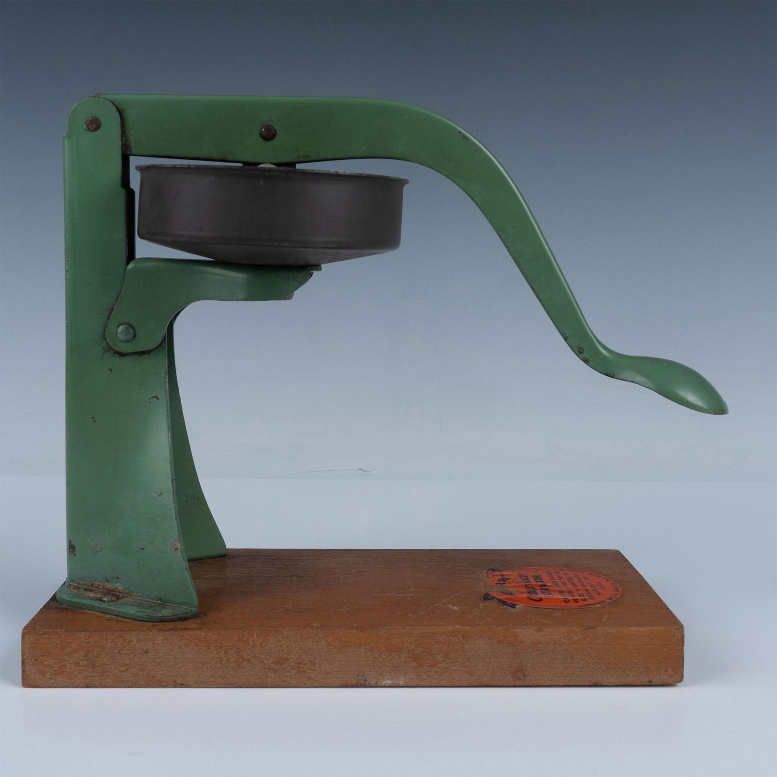 Vintage Lorraine Metal Orange Juice Extractor (1 of 6)