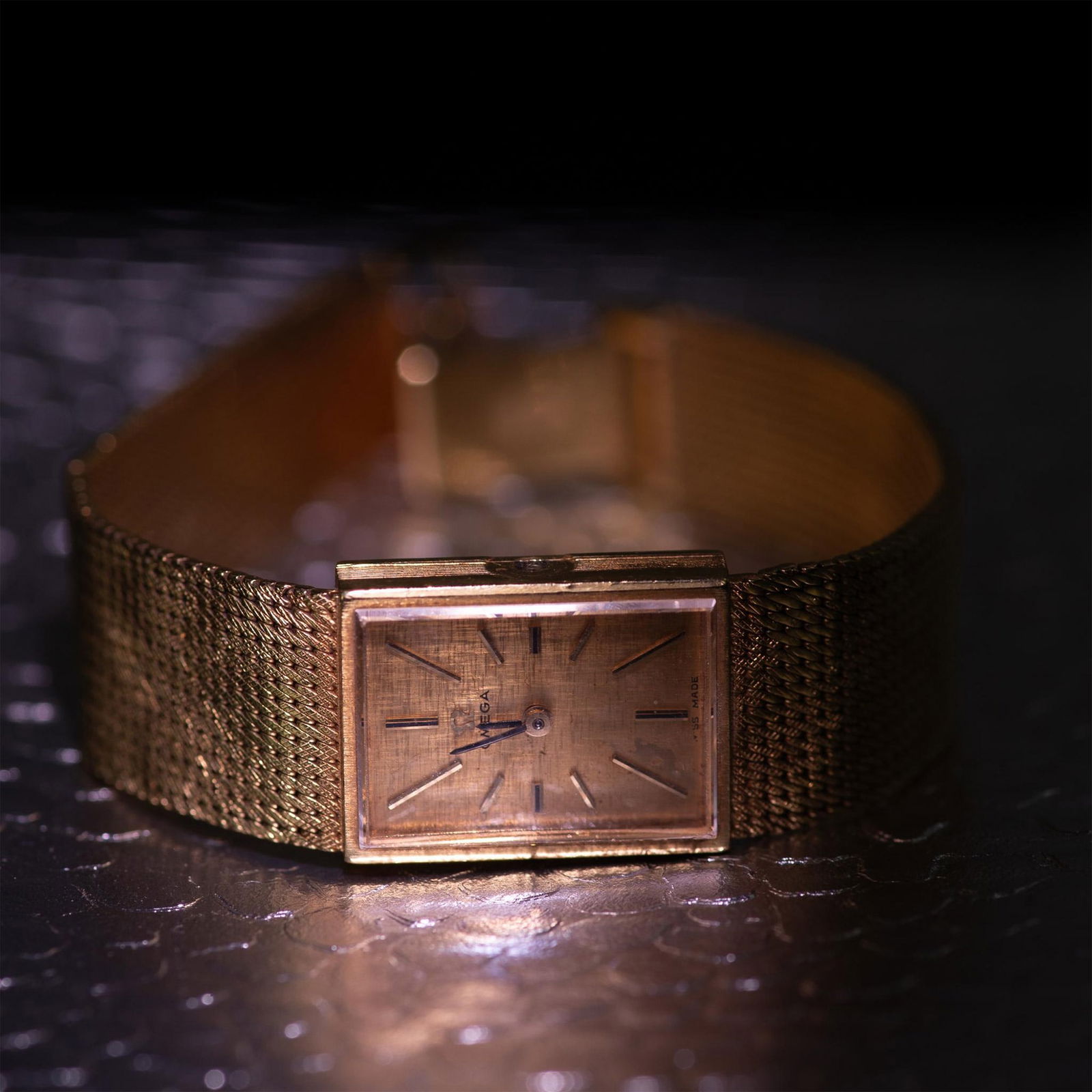 Vintage 18K Yellow Gold Ladies Omega Watch (1 of 11)