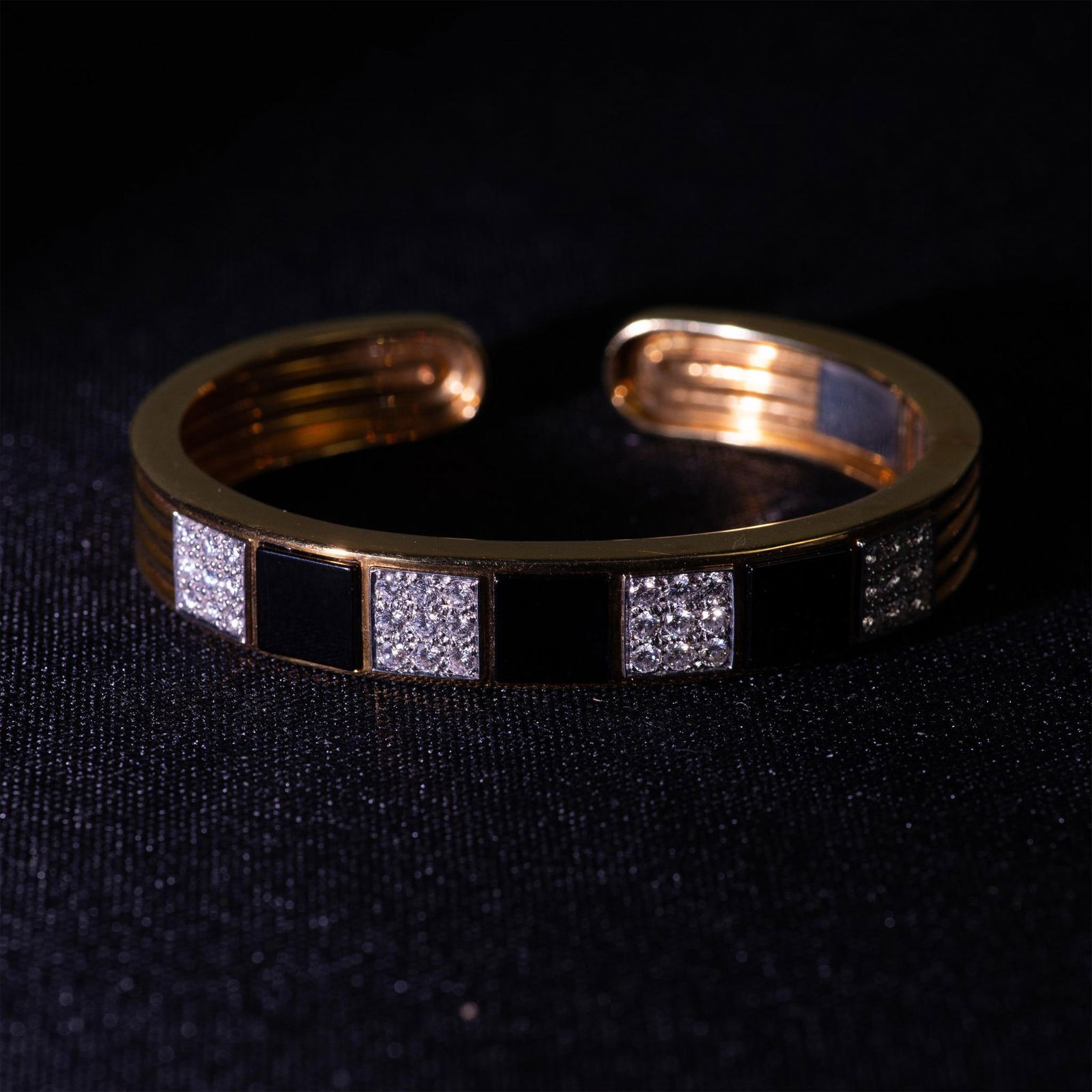 Vintage 18K Yellow Gold, Diamonds and Onyx Bracelet (1 of 8)
