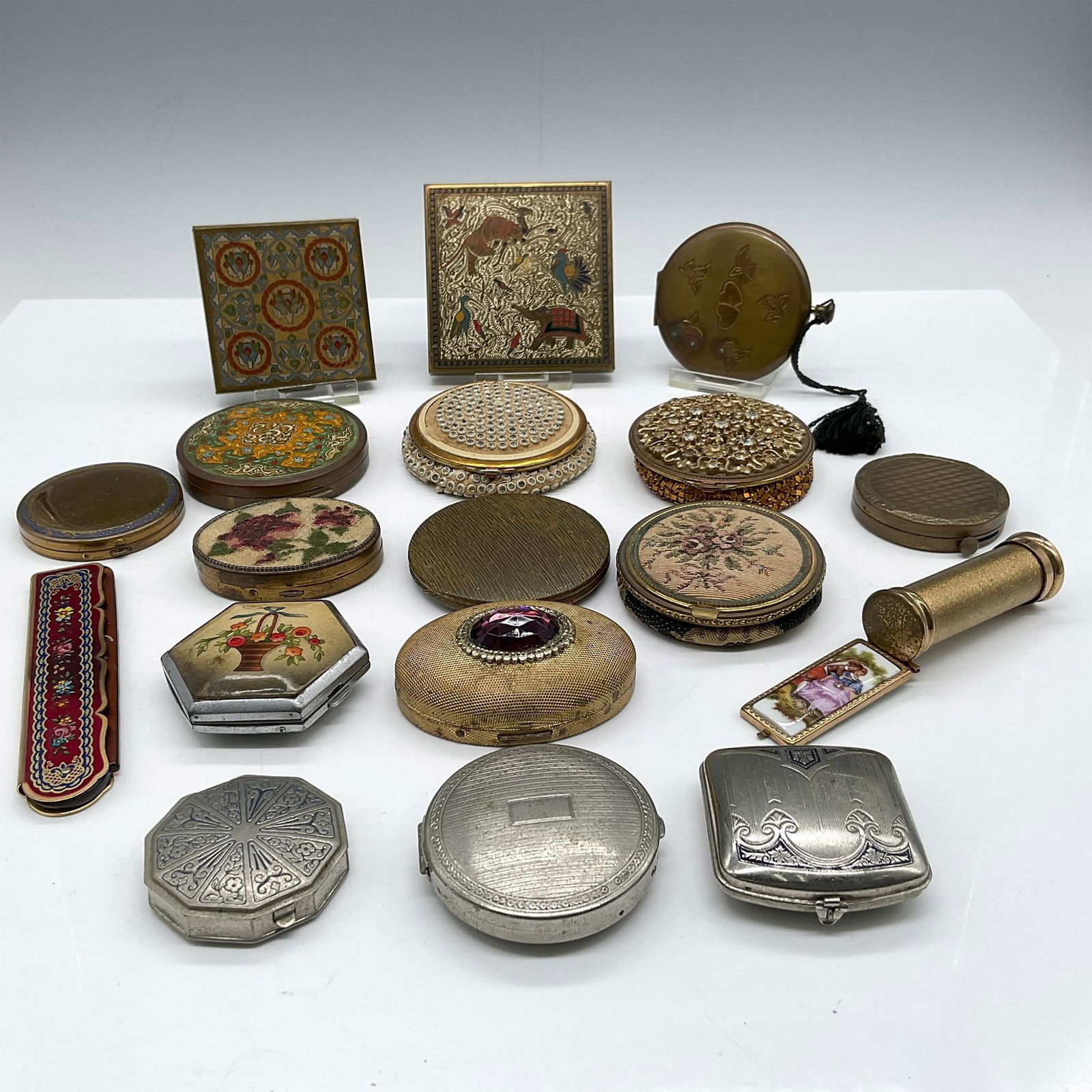 18pc Vintage Gold & Silver Toned Purse Accessories (1 of 2)