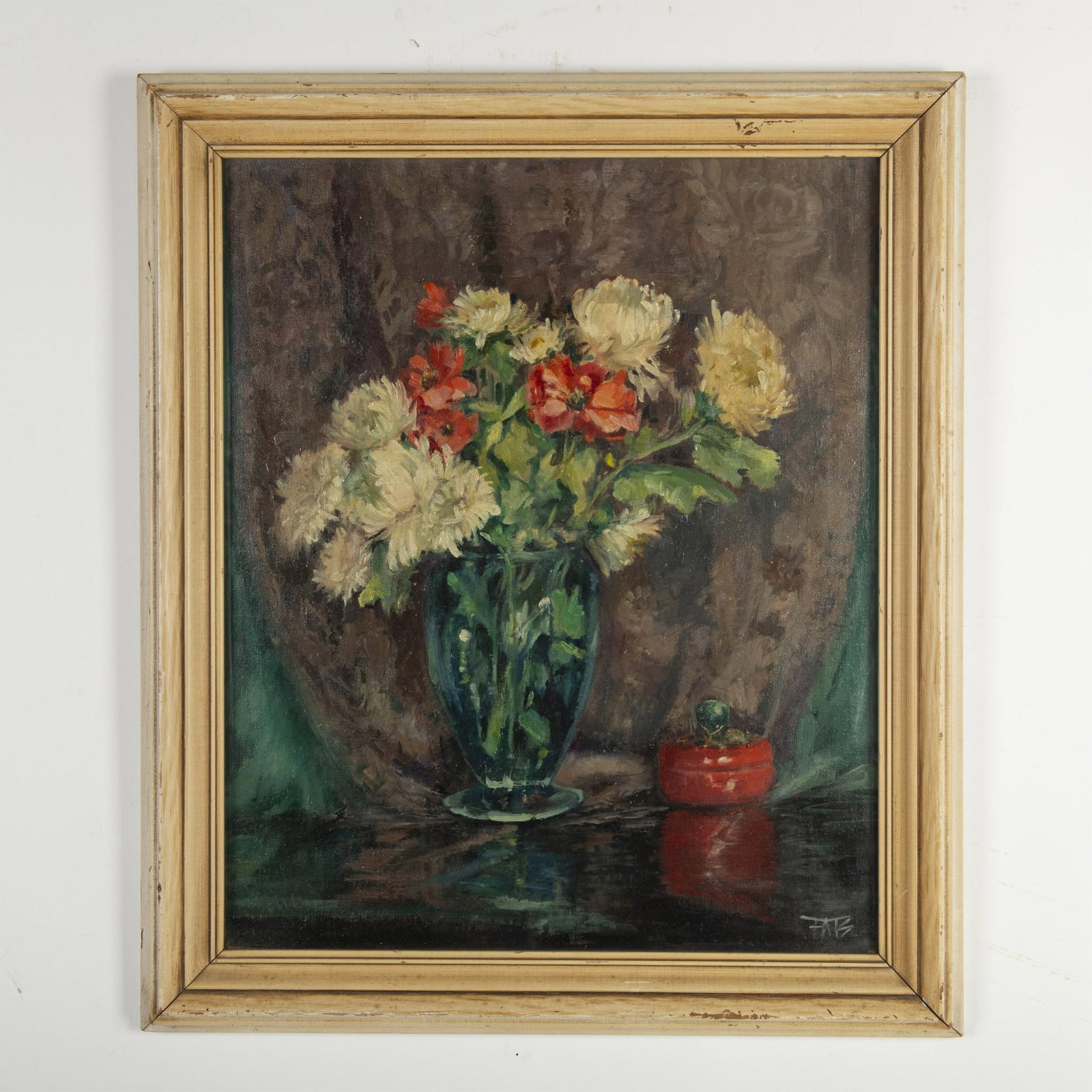 Original Oil on Linen Board, Bouquet of Flowers, Signed: Gorgeous original oil on linen board painting of a large bouquet of resplendent flowers set in a crystal vase that reflects on a glass table. Signature on lower right: illegible. Sticker on verso for 