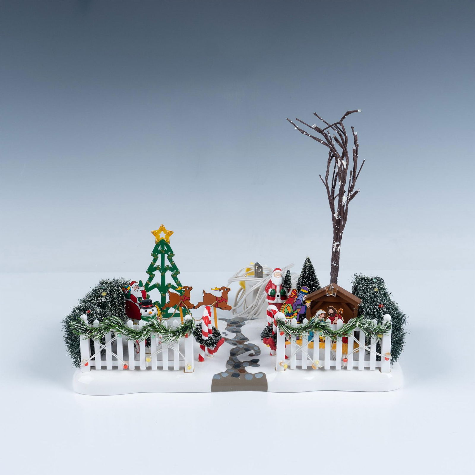 Department 56 Village Accessories, Festive Front Yard (1 of 8)