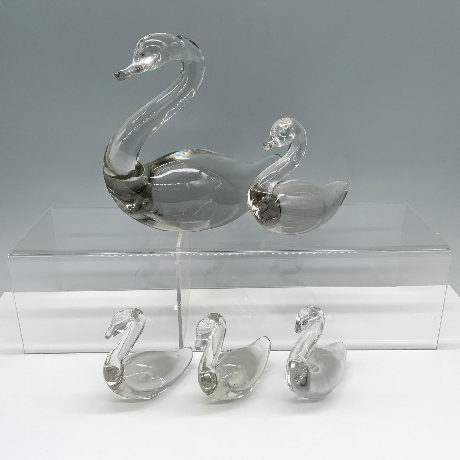 5pc Vintage Art Glass Swan Paperweights (1 of 3)