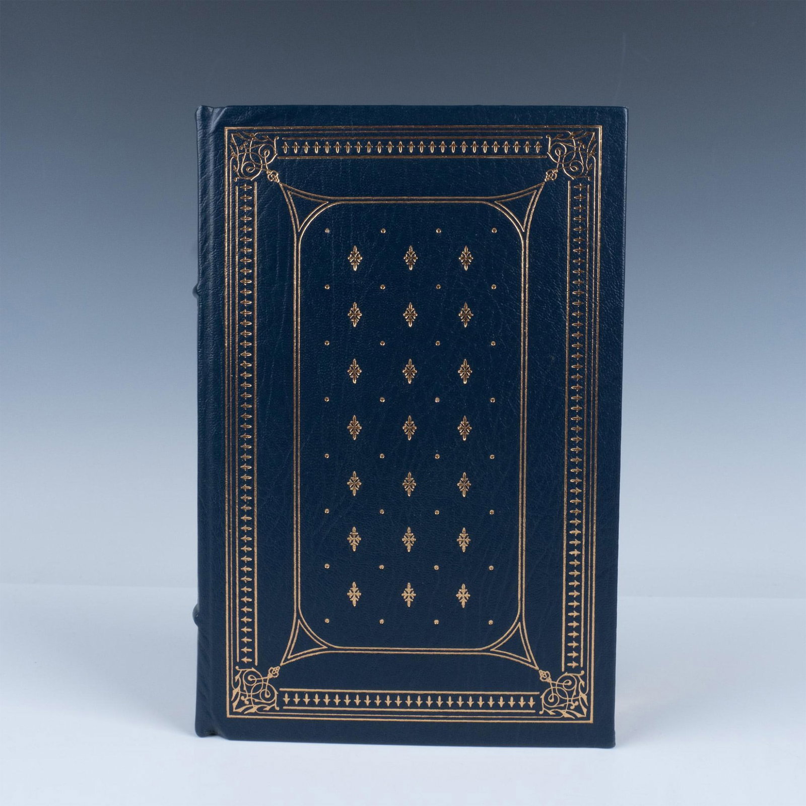 Signed 1st Edition Book Mary McCarthy, Birds of America (1 of 4)