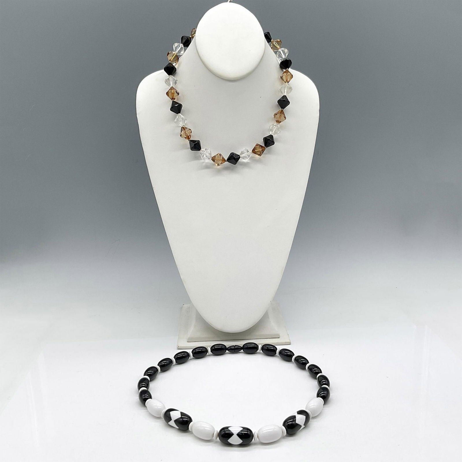 2pc Vintage Beaded Costume Jewelry Necklaces (1 of 4)