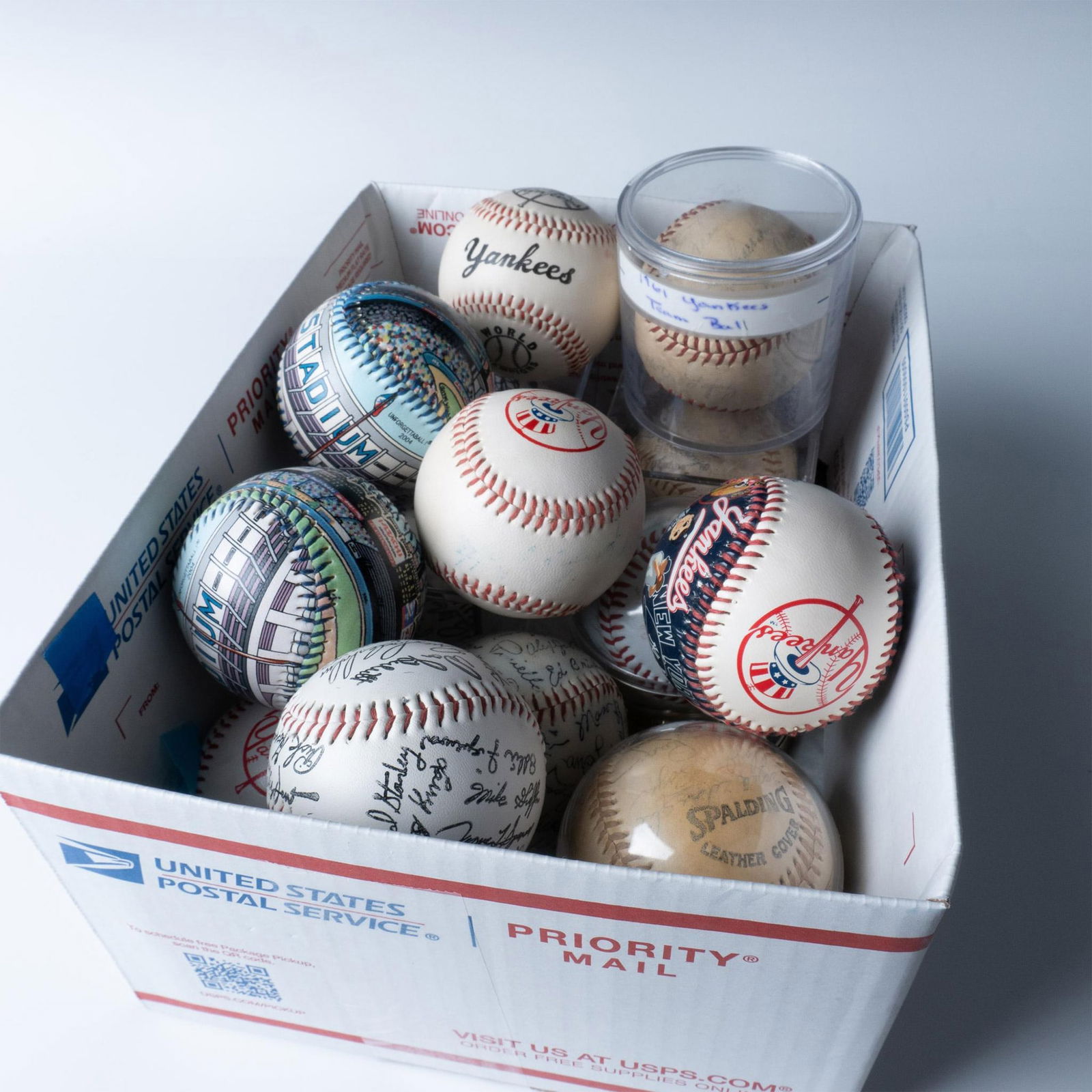 14pc New York Yankees Baseball Grouping (1 of 8)