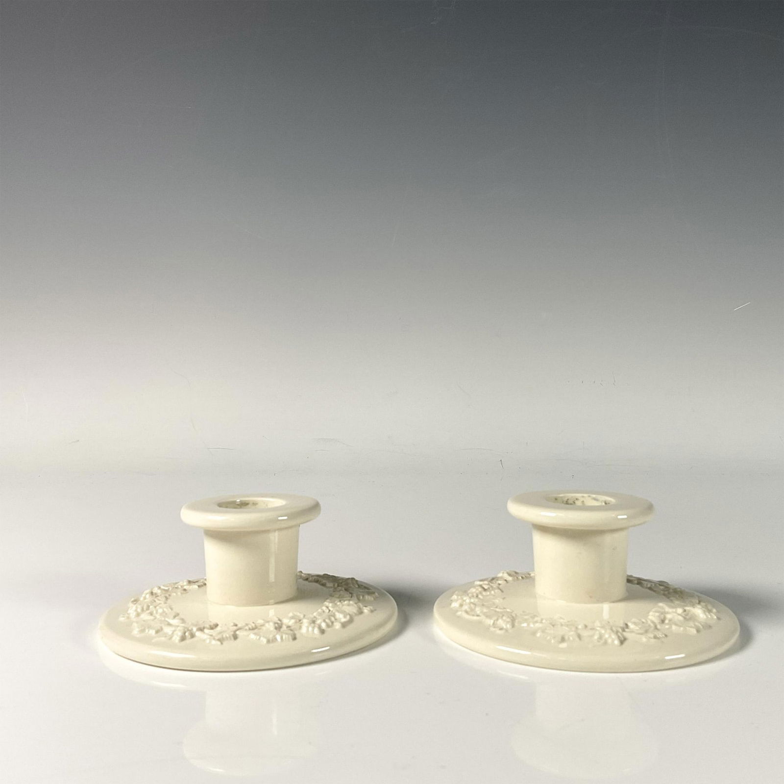Pair of Wedgwood Queen's Ware Cream Candle Holders (1 of 3)