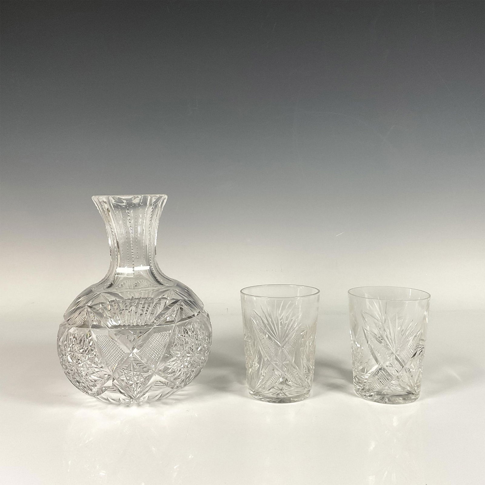 3pc Leaf Patterned Cut Glass Vase and Cups (1 of 3)