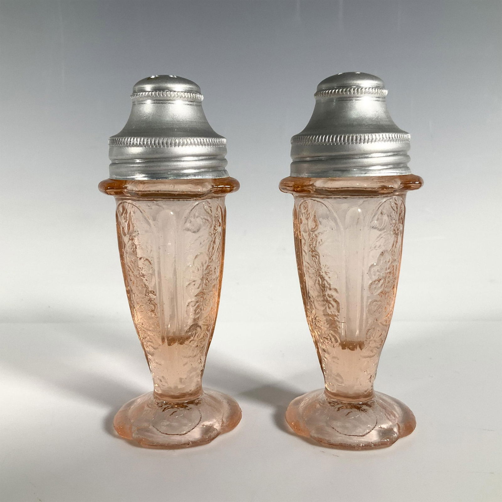 2pc Vintage Jeannette Pink Glass Salt + Pepper Shakers (1 of 3)