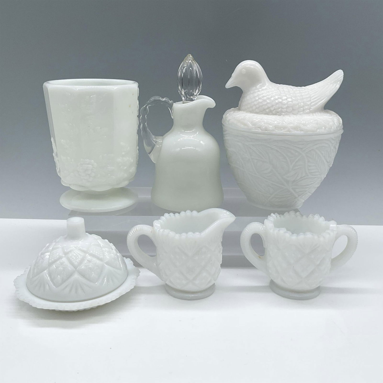 6pc Vintage Milk Glass Tableware Pieces (1 of 3)