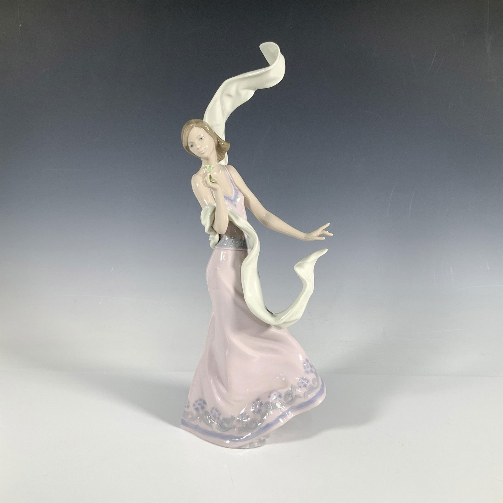 Wind of Peace 1006251 - Lladro Porcelain Figurine (1 of 3)