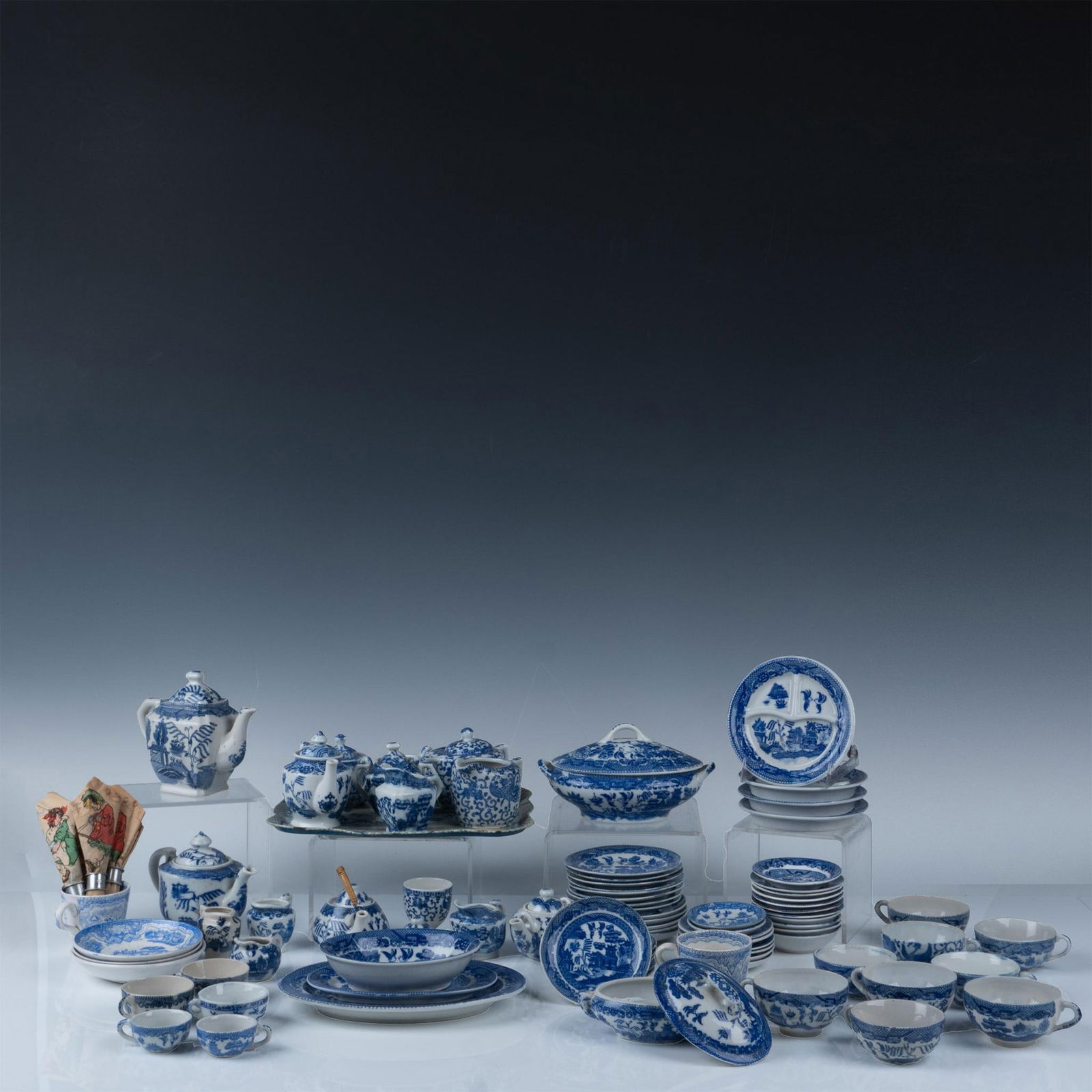 85pc Children's Table Ware Blue Willow (1 of 15)