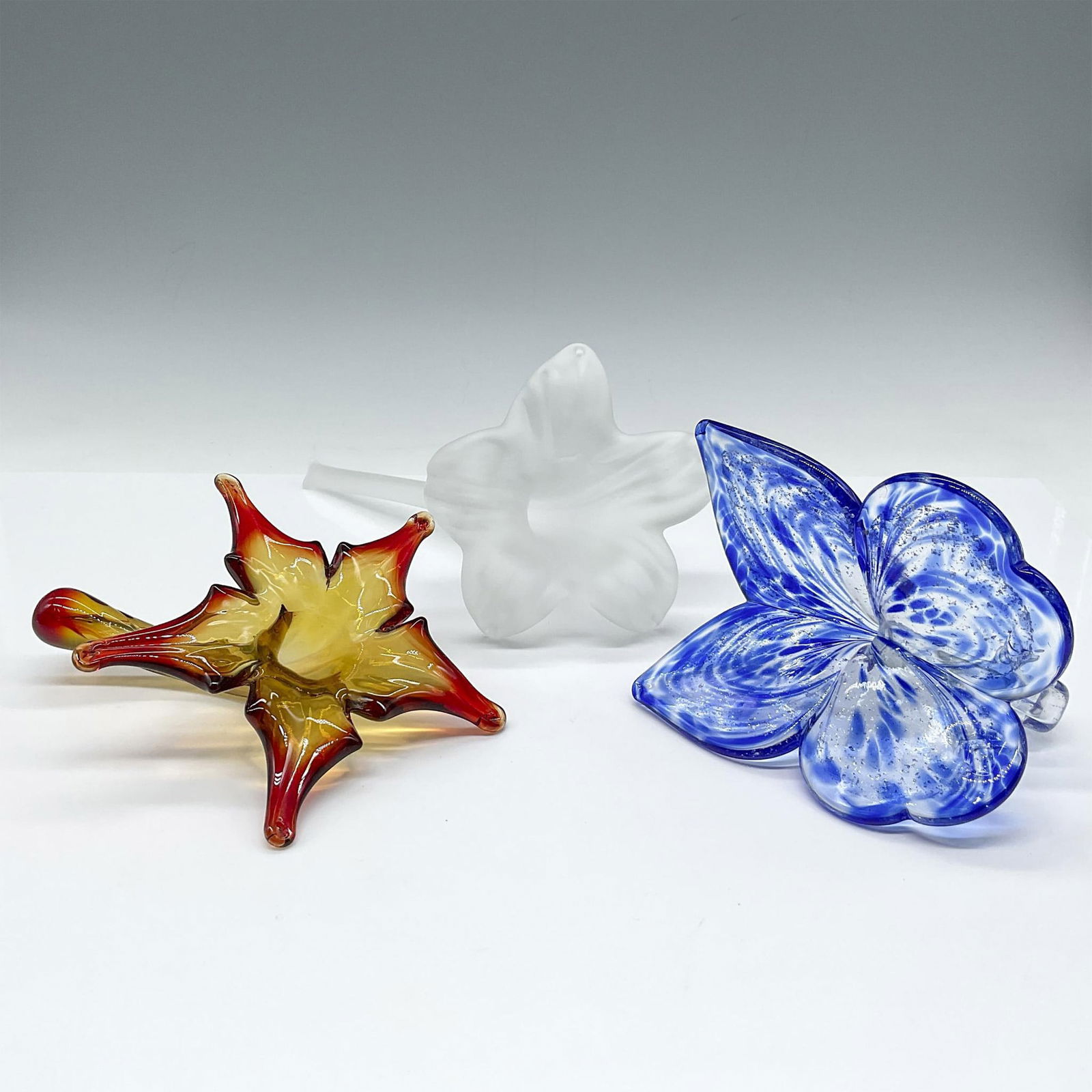 3pc Art Glass Paperweights, Flowers (1 of 3)